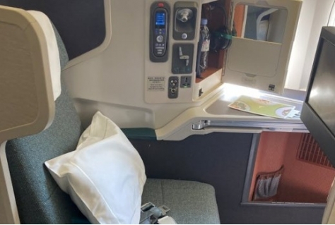 Actie om business class passagiers meer te laten betalen tegen vervuiling