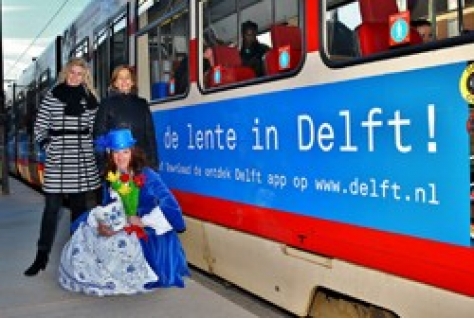 I Like Delft-tram rijdt door Haagse regio