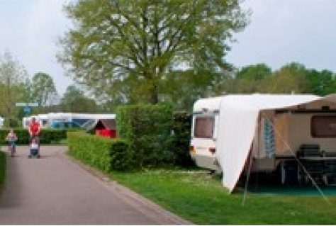 Camping De Leistert laat bewoners gratis kamperen