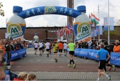 AA Drink weer 2 jaar sponsor Le Champion