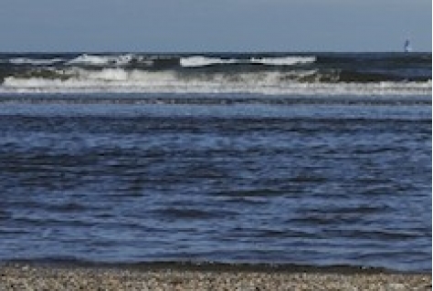 Duizenden ouderen weer naar het strand