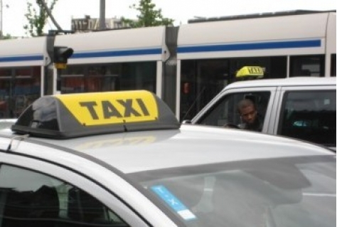 Minder regels voor taxi maar UberPop blijft verboden