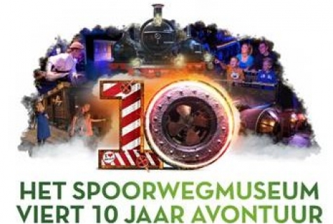 Spoorwegmuseum viert 10 jaar met taart