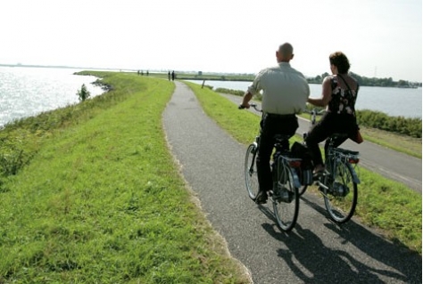 Flevoland en Lelystad combineren dijkversterking met uitbreiding recreatieve voorzieningen