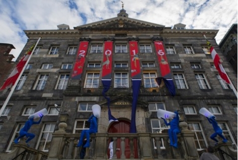 Run op spandoeken, banieren en vlaggen van Jeroen Bosch jaar