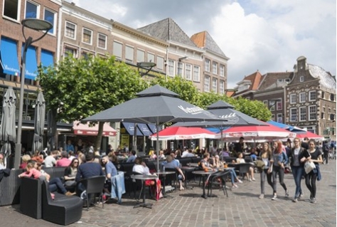 Zwolle goedkoopste terrasstad, Amsterdam duurste 