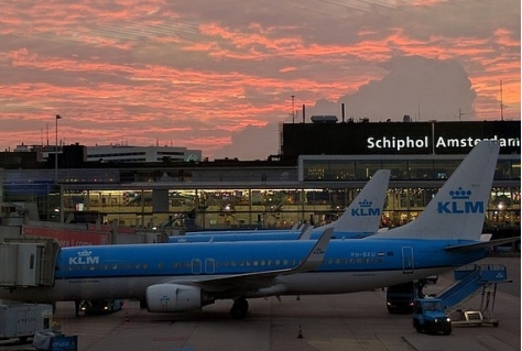 Nijhuis blijft maand langer bij Schiphol