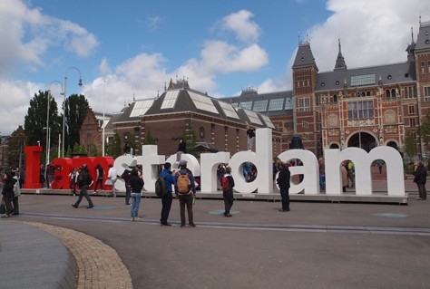 Letters I Amsterdam weg van Museumplein