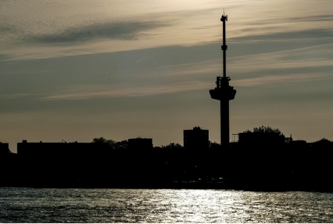 Groene brug tussen Euromast en Het Park