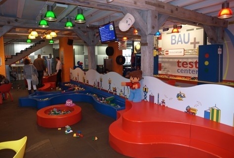 Eerste Legosteen voor Legoland Discovery Center Scheveningen