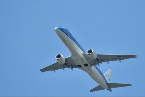 KLM voelt hoge brandstofprijs, winst sterk verlaagd