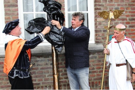 Wethouder Lalieu opent 2 Archeo belevingsplekken in Stevensweert