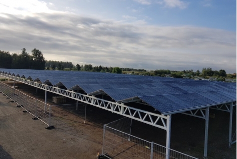 Dak voor auto's en 1.500 zonnepanelen voor Archeon