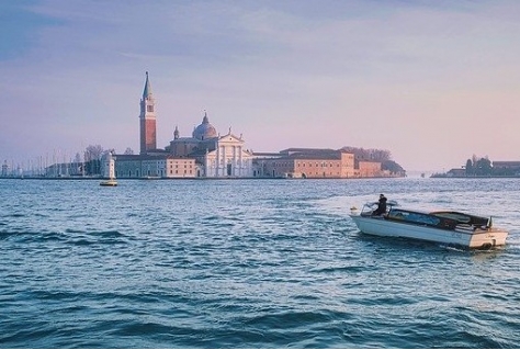 Oad laat klanten met bestemming Italië omboeken