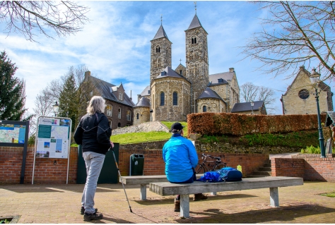 Eerste grensoverschrijdende Knopen Lopen wandelkaart verkrijgbaar