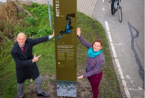 Recreatieschap vertelt verhalen rivier Rotte op 15 zuilen