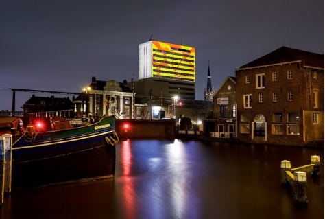 Stadskantoor Schiedam twee weken langer projectiescherm kunst