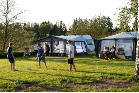 Kampeerder gaat voor laagseizoen en kleine campings