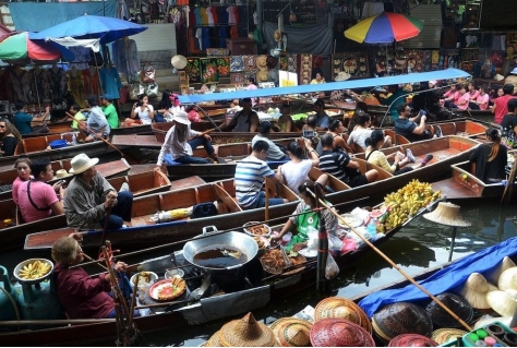 De overlevingsstrategieën van informele toerisme ondernemers in Thailand