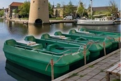 Pilot met 5 waterfietsen in Schiedam