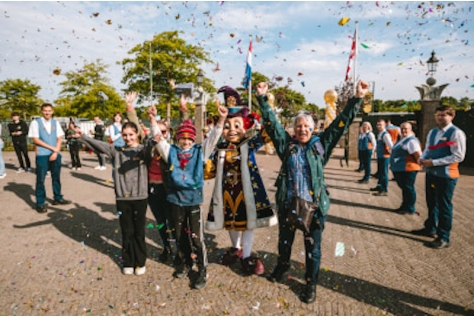 70-jarige Efteling verraste gisteren allereerste 70 bezoekers 