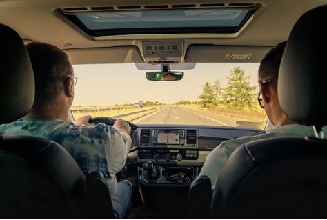 Je auto delen op weg naar het festival