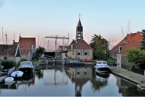 Burgemeester voorzitter raad van toezicht Merk Fryslân