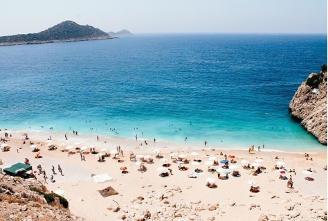 Nederlandse vakantiegangers zoeken warmte op en mijden Parijs