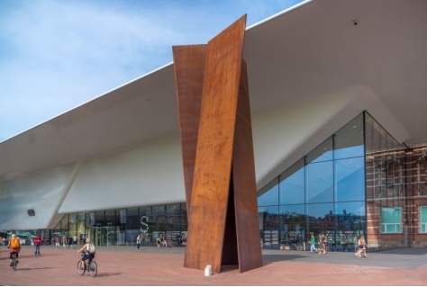 Koningin opent Sculpture Hall van Stedelijk Museum