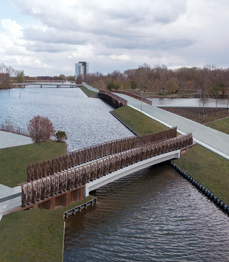 De Floriade Expo inspireerde de deelnemers om duurzaamheid te verbinden met stedelijke opgaven. Deze bruggen zijn recyclebaar.