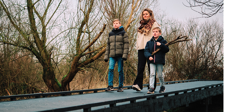 Verhoogde wandelpaden in Nationaal Park Nieuwland. Foto: Schokker Fotografie.
