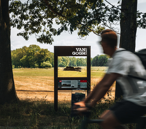 Van Gogh fietsroute met doorkijk hoe Van Gogh het landschap schilderde. 