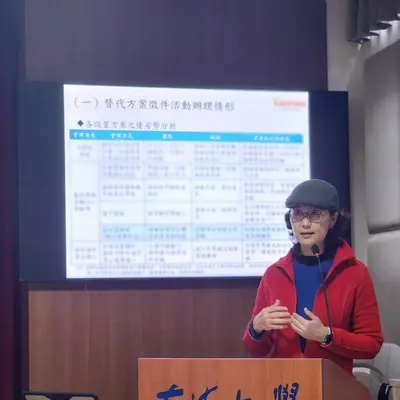 Author Yu-Lan Yuan