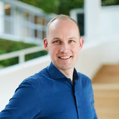 Author Stefan Hartman
